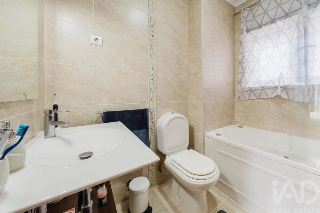 Moradia T4 para Venda em Santa Maria, São Pedro e Sobral da Lagoa Foto 19