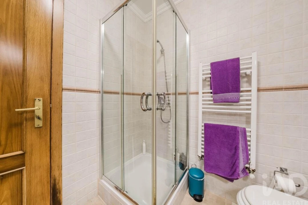 Moradia T4 para Venda em Santa Maria, São Pedro e Sobral da Lagoa Foto 6