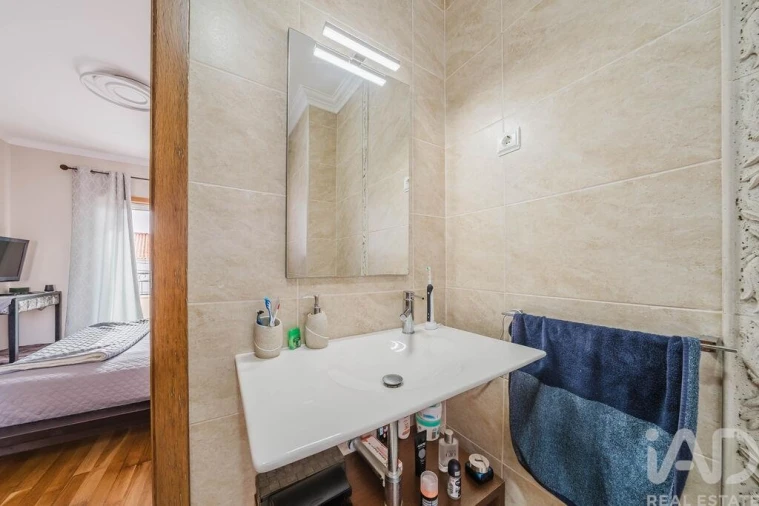 Moradia T4 para Venda em Santa Maria, São Pedro e Sobral da Lagoa Foto 16