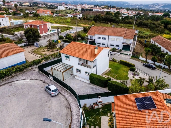 Moradia T4 para Venda em Santa Maria, São Pedro e Sobral da Lagoa Foto 27