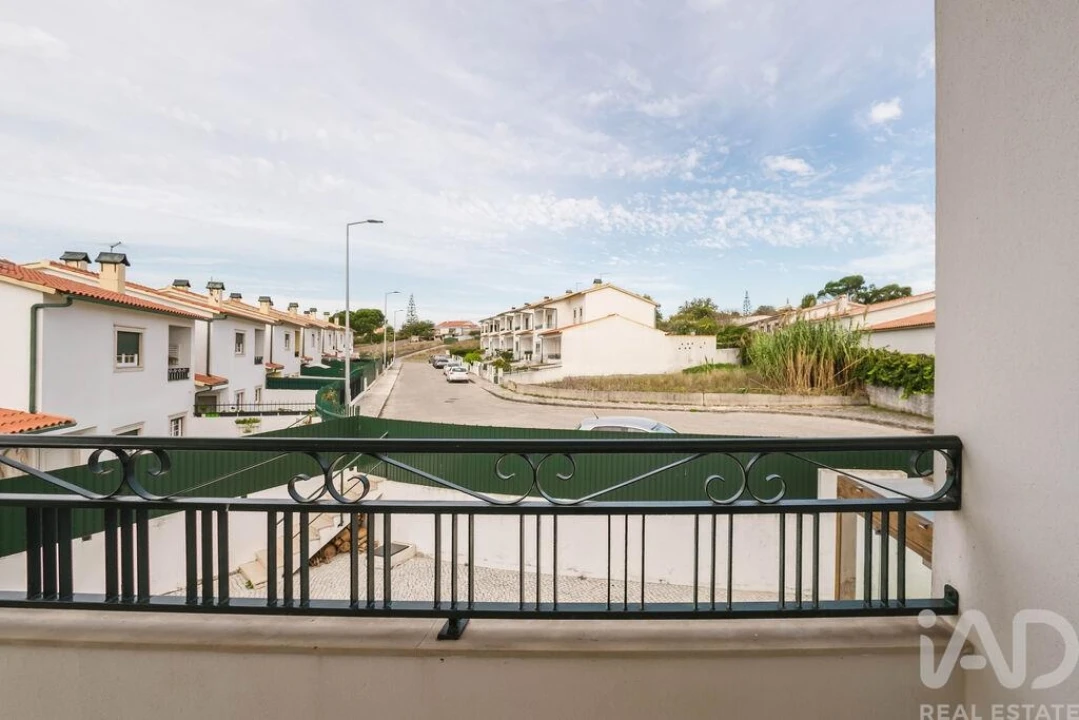 Moradia T4 para Venda em Santa Maria, São Pedro e Sobral da Lagoa Foto 25