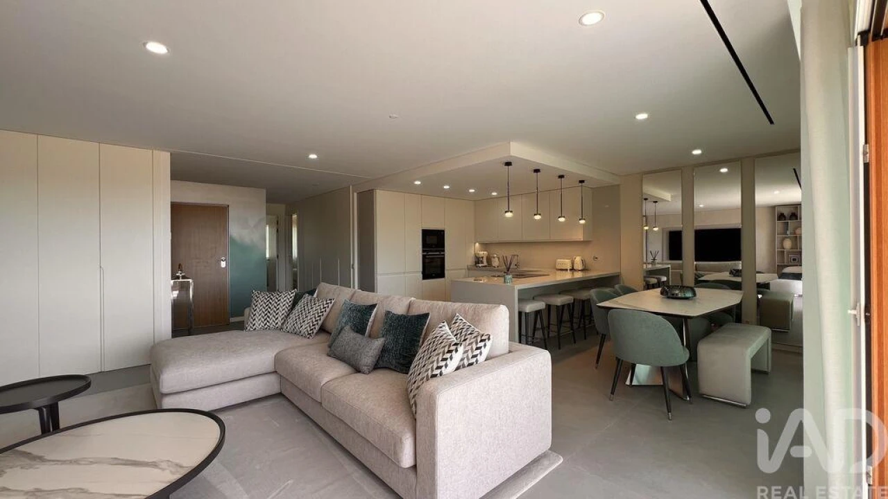 Apartamento T2 para Venda em Quarteira Foto 3