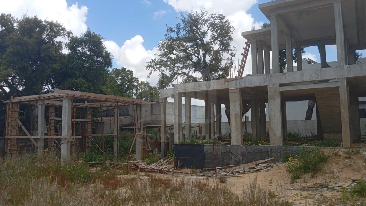 Terreno para Venda em Massamá e Monte Abraão Foto 3