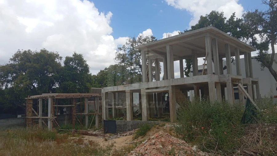 Terreno para Venda em Massamá e Monte Abraão Foto 2