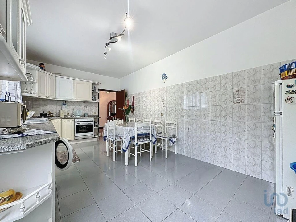 Moradia T2 para Venda em Santa Cruz Foto 7