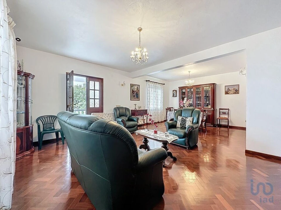 Moradia T2 para Venda em Santa Cruz Foto 4