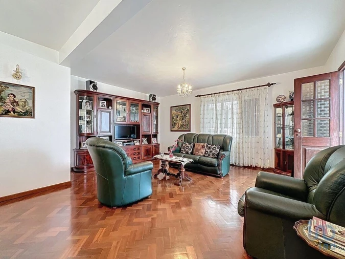 Moradia T2 para Venda em Santa Cruz Foto 2