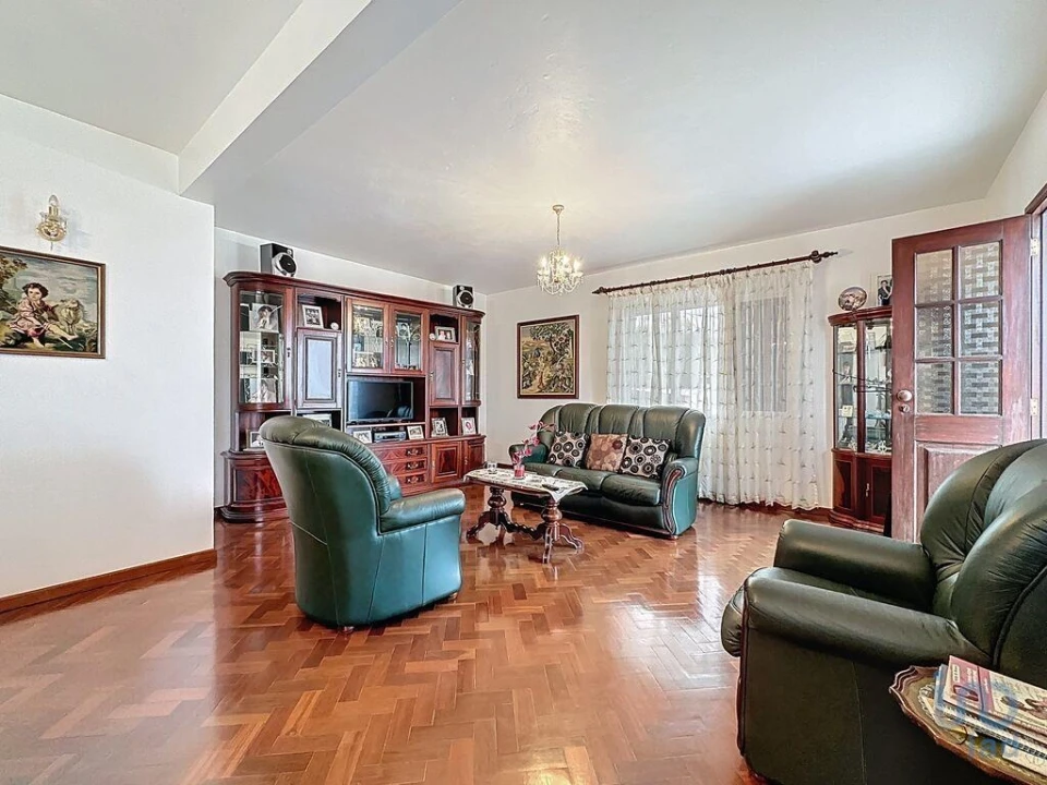 Moradia T2 para Venda em Santa Cruz Foto 2