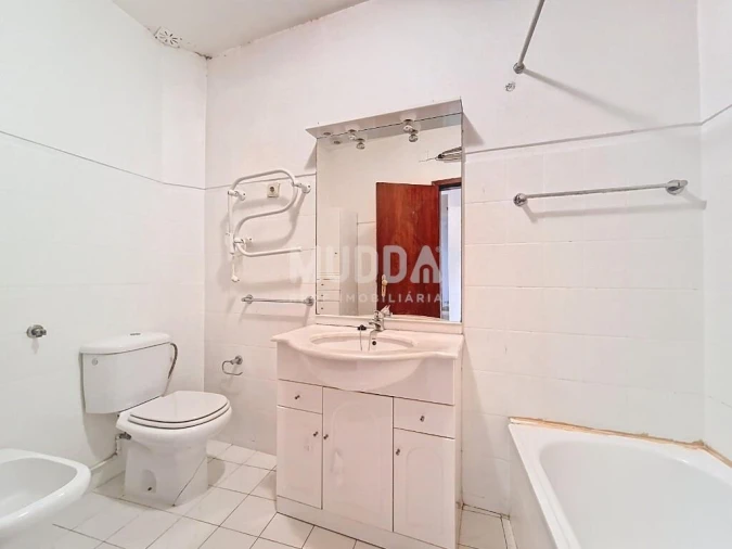 Apartamento T4 para Venda em Vinhais Foto 9