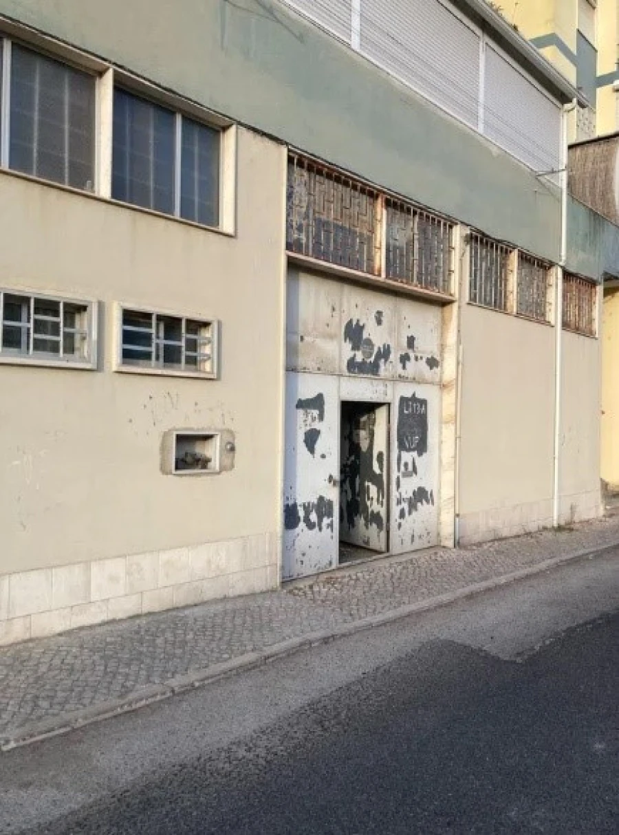 Armazém para Venda em Ramada e Caneças Foto 8