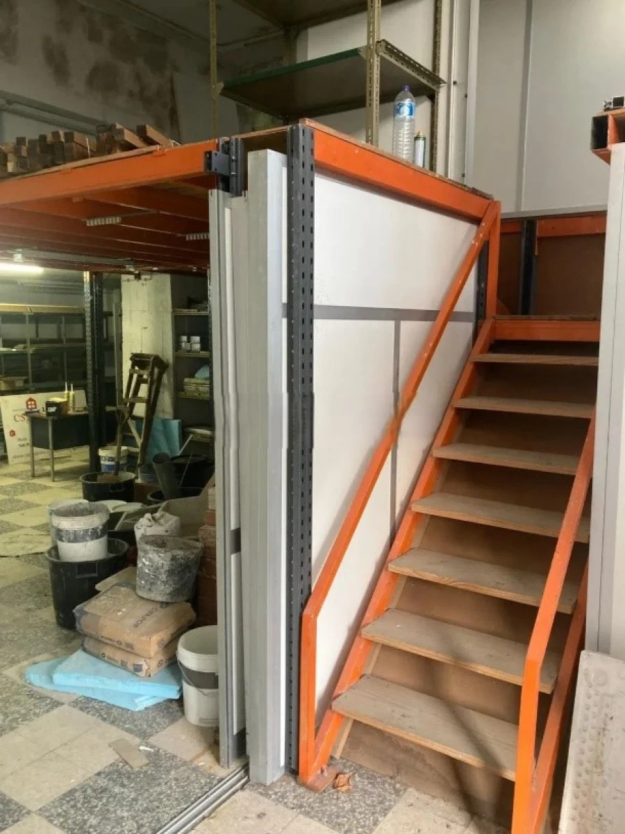 Armazém para Venda em Ramada e Caneças Foto 2