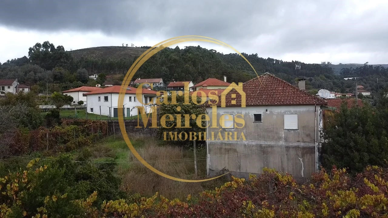 Moradia T5 para Venda em Ribeira do Neiva Foto 3