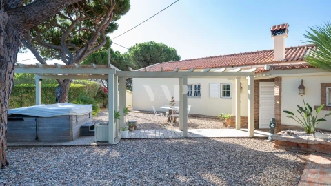 Moradia T4 para Venda em Quarteira