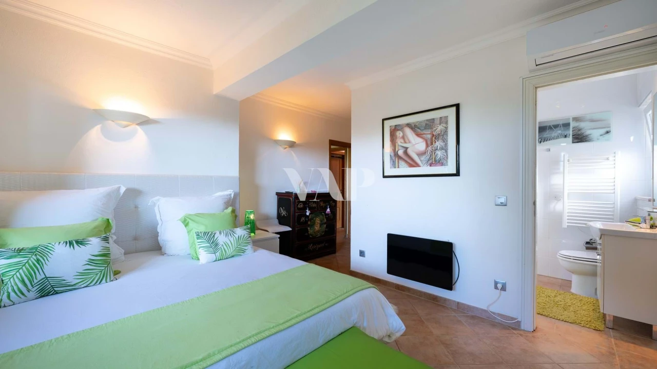 Moradia T4 para Venda em Quarteira Foto 24