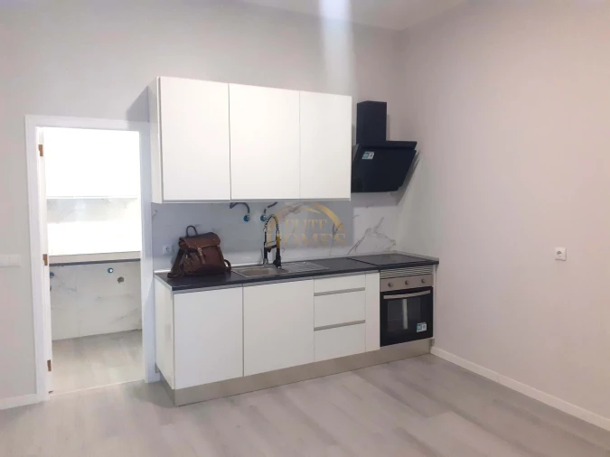 Apartamento T1 para Venda em Agualva e Mira-Sintra Foto 2