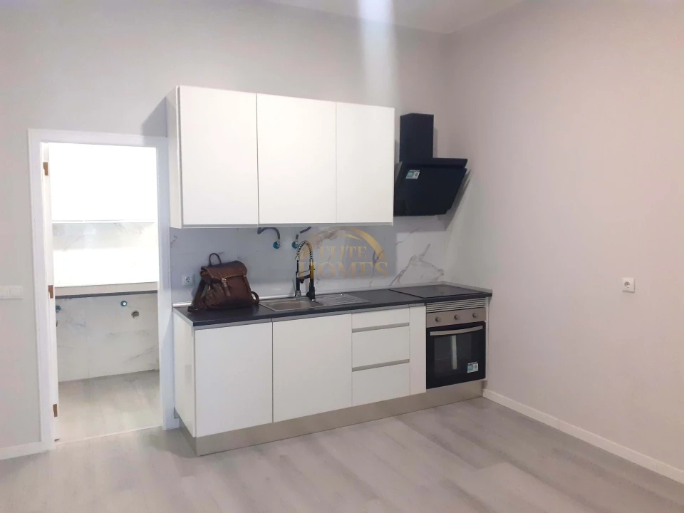 Apartamento T1 para Venda em Agualva e Mira-Sintra Foto 2