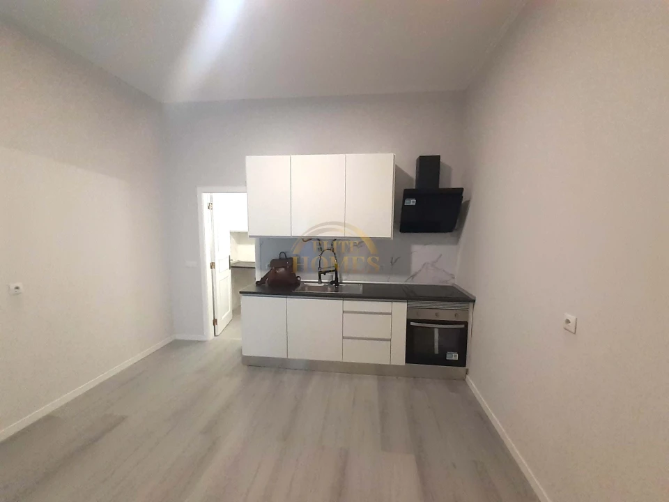 Apartamento T1 para Venda em Agualva e Mira-Sintra Foto 3