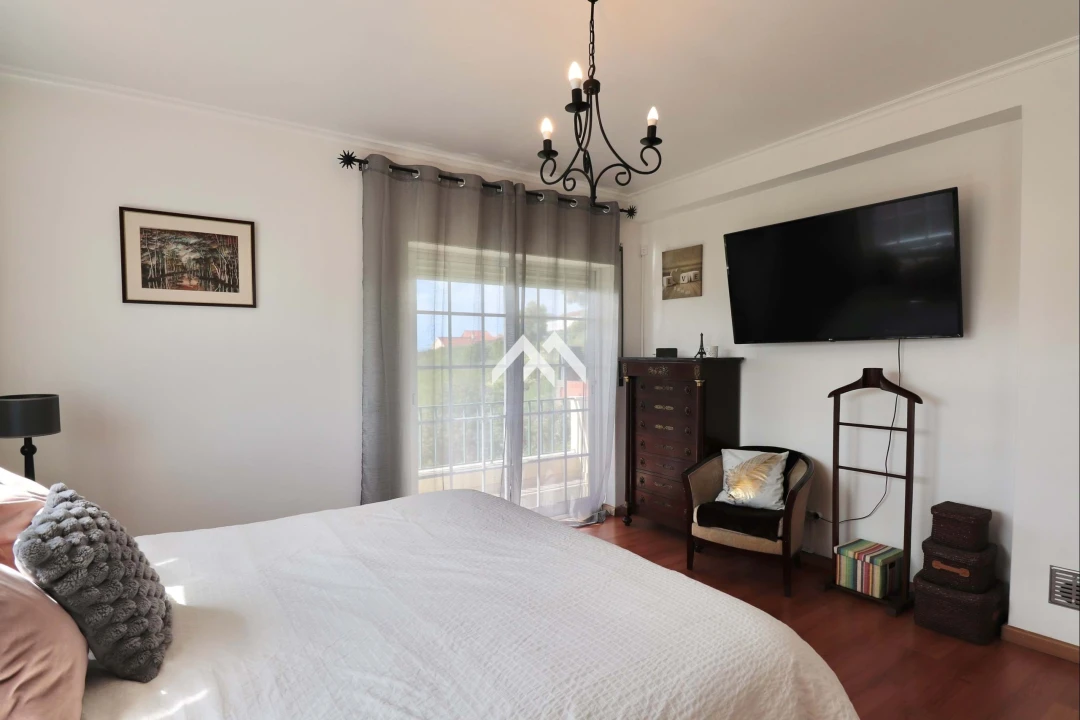 Moradia T3 para Venda em Porto Salvo Foto 3