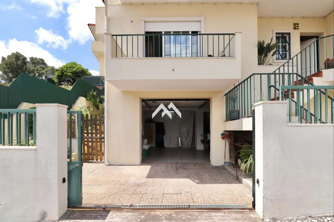 Moradia T3 para Venda em Porto Salvo Foto 34