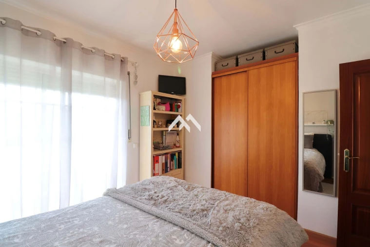 Moradia T3 para Venda em Porto Salvo Foto 7