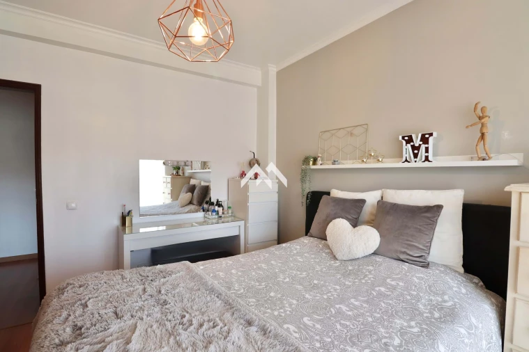 Moradia T3 para Venda em Porto Salvo Foto 6