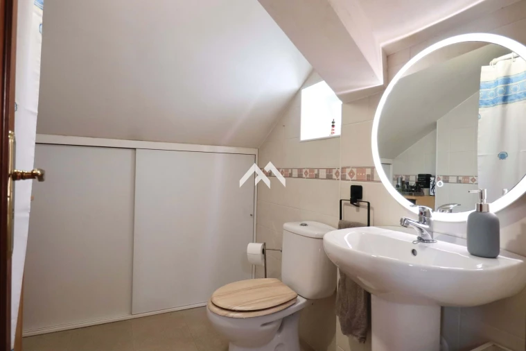 Moradia T3 para Venda em Porto Salvo Foto 28