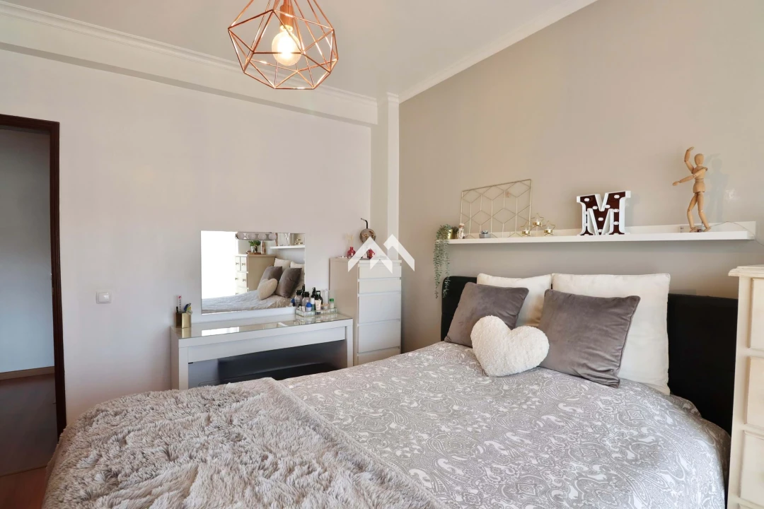 Moradia T3 para Venda em Porto Salvo Foto 6