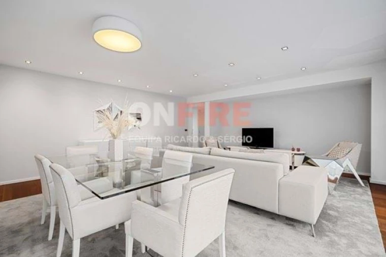 Apartamento T4 para Venda em São Martinho Foto 10