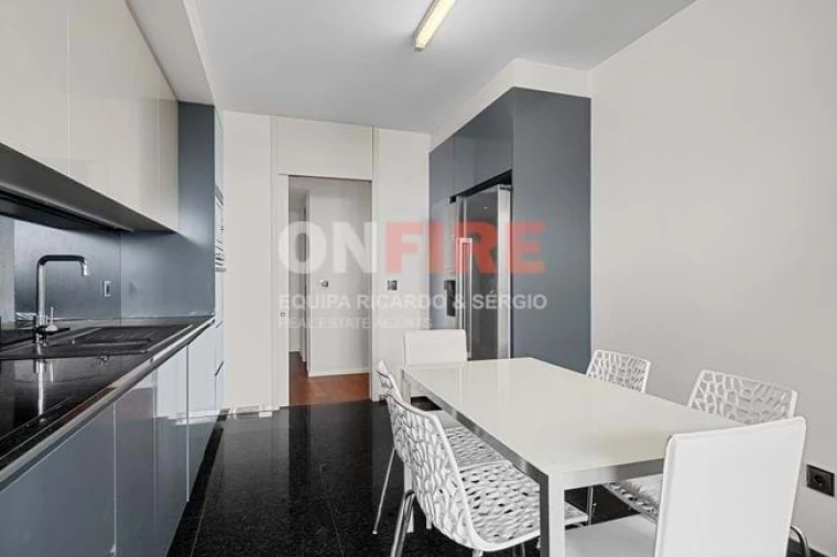 Apartamento T4 para Venda em São Martinho Foto 7