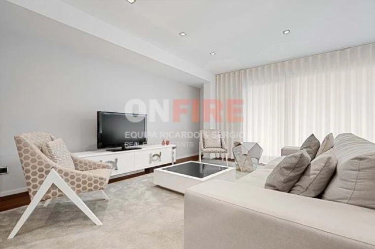 Apartamento T4 para Venda em São Martinho Foto 2