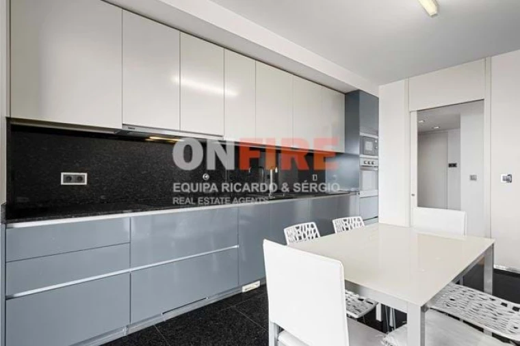 Apartamento T4 para Venda em São Martinho Foto 9