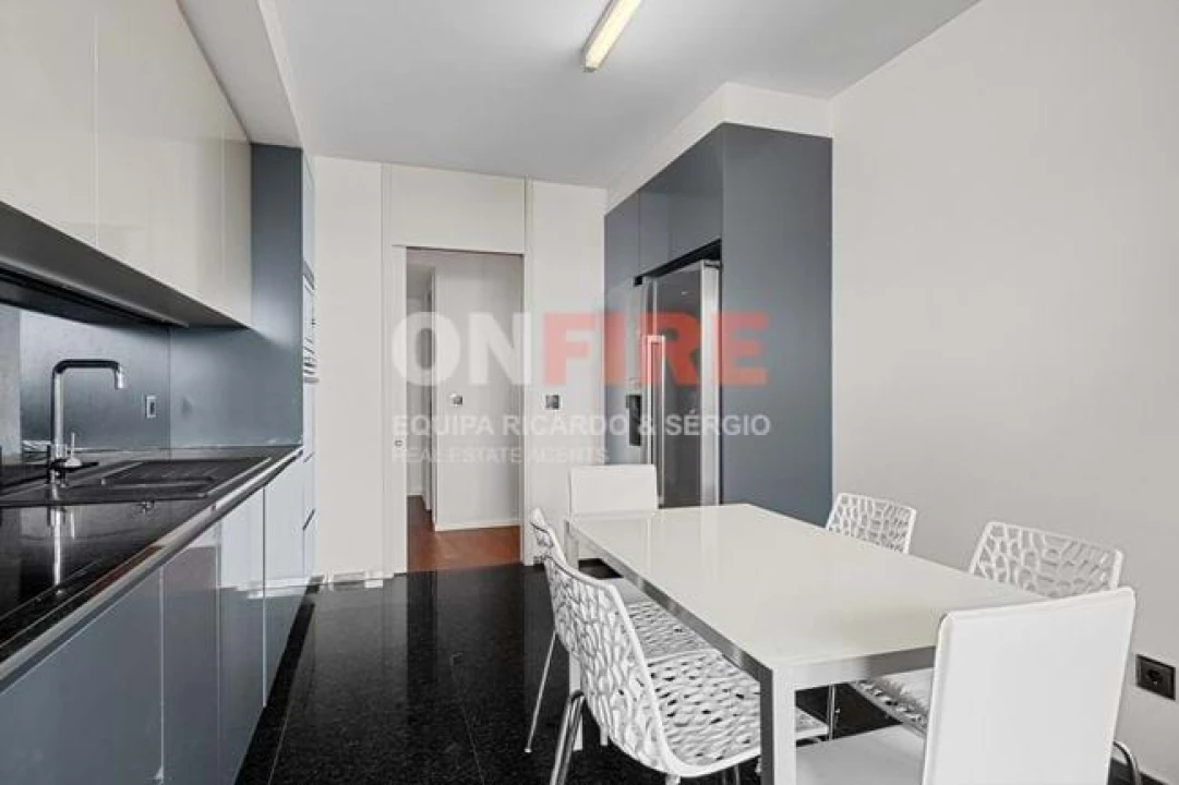 Apartamento T4 para Venda em São Martinho Foto 7