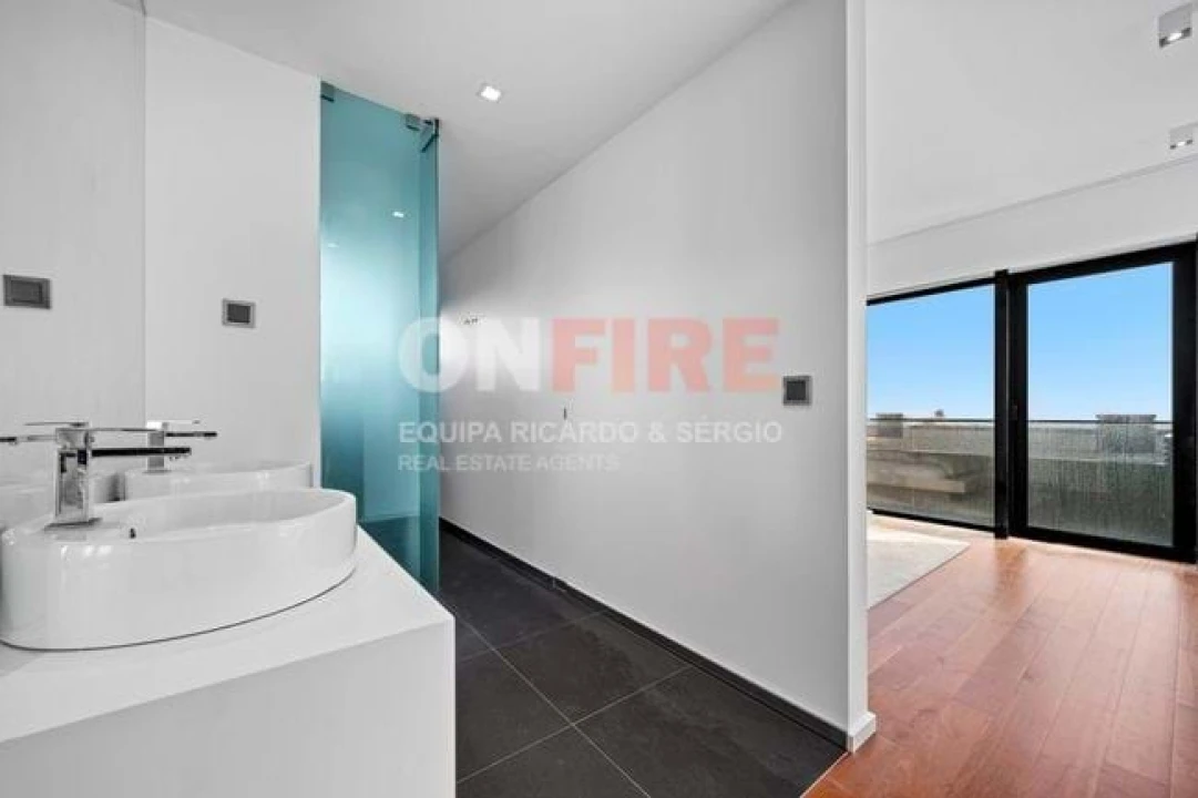 Apartamento T4 para Venda em São Martinho Foto 25