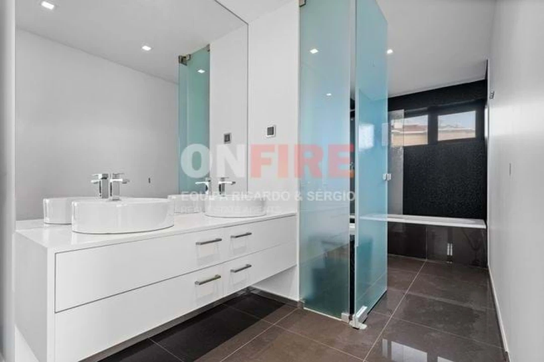 Apartamento T4 para Venda em São Martinho Foto 23