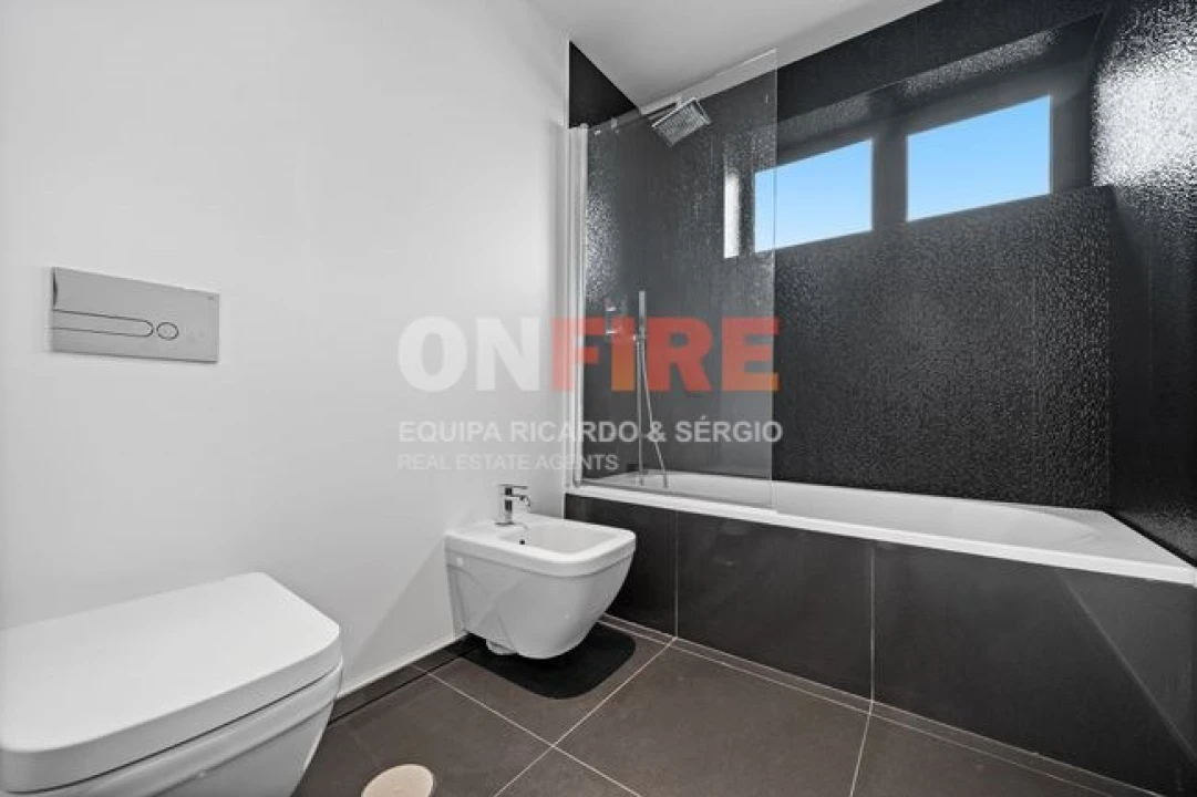 Apartamento T4 para Venda em São Martinho Foto 24