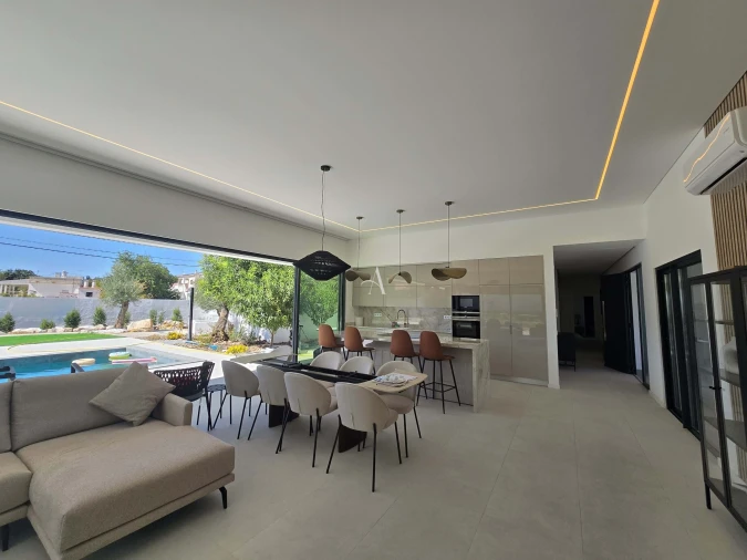 Moradia T4 para Venda em São Brás de Alportel Foto 7