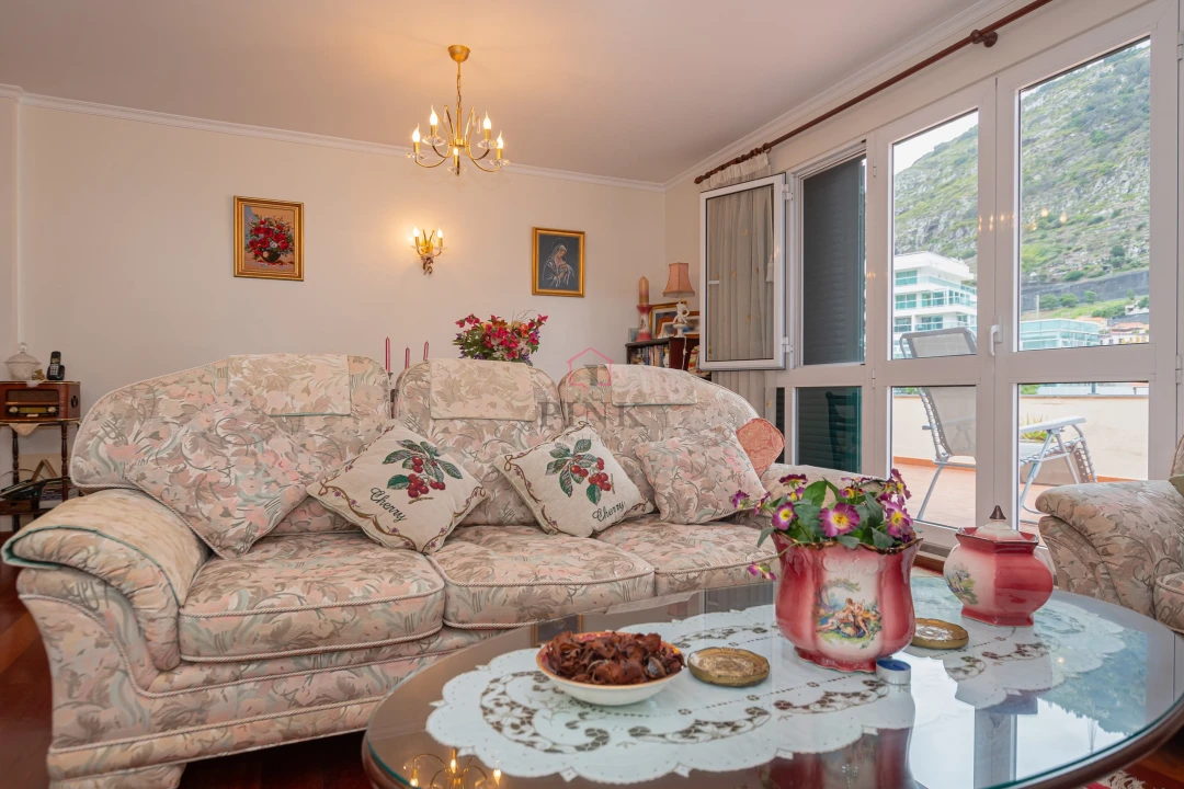 Apartamento T2 para Venda em Machico Foto 3