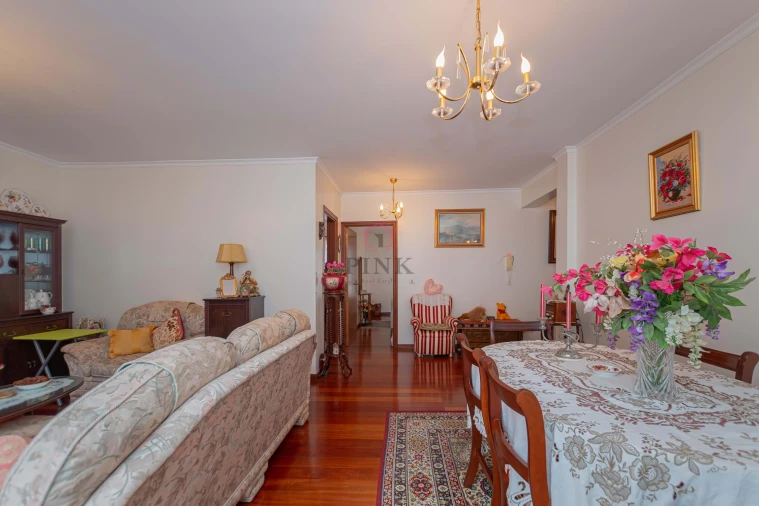 Apartamento T2 para Venda em Machico Foto 6