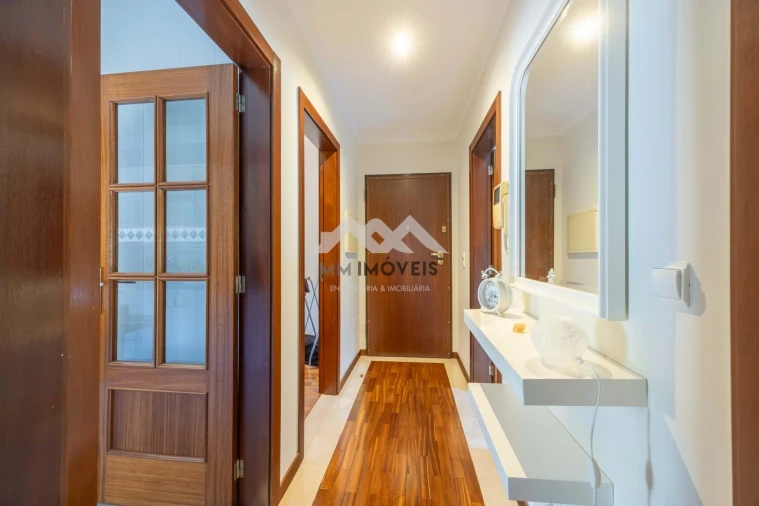 Apartamento T1 para Venda em Santa Marinha Foto 4