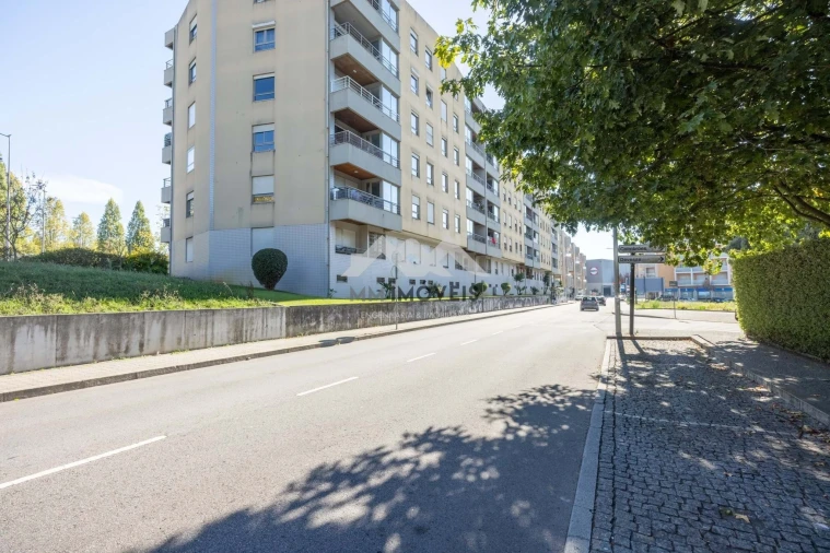 Apartamento T1 para Venda em Santa Marinha Foto 32