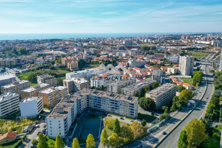 Apartamento T1 para Venda em Santa Marinha Foto 3