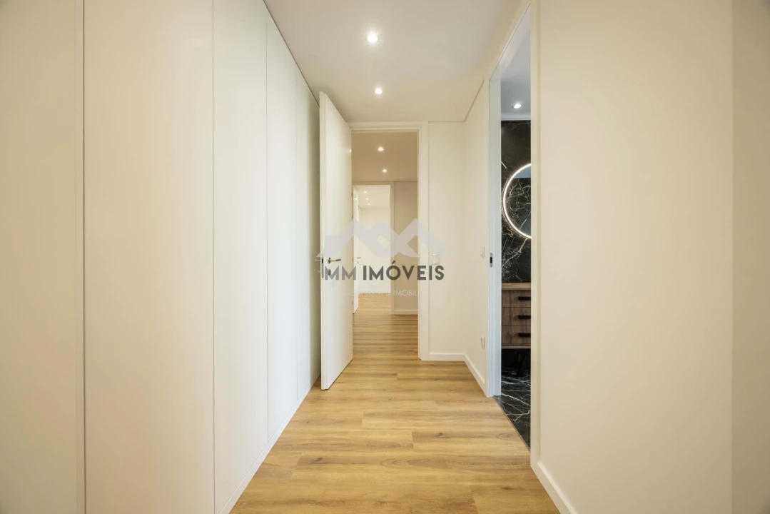 Moradia T4 para Venda em Aguas Santas Foto 33