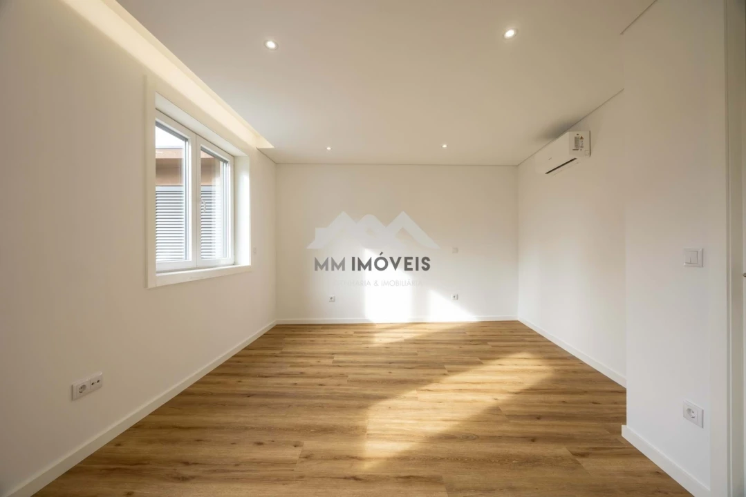 Moradia T4 para Venda em Aguas Santas Foto 7