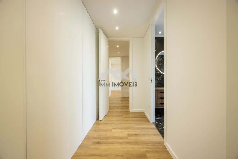 Moradia T4 para Venda em Aguas Santas Foto 33