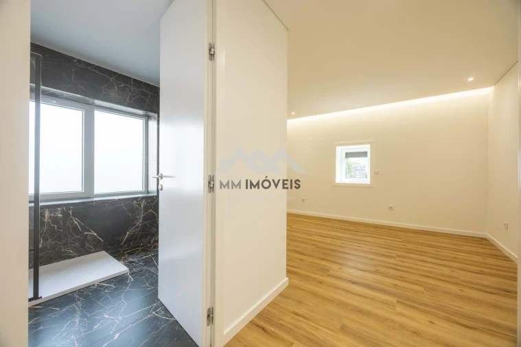 Moradia T4 para Venda em Aguas Santas Foto 35