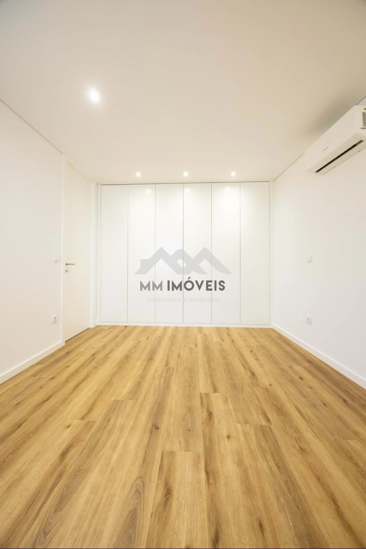 Moradia T4 para Venda em Aguas Santas Foto 26