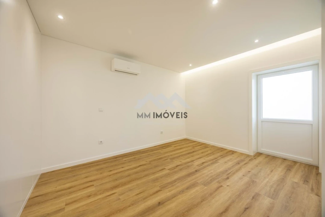 Moradia T4 para Venda em Aguas Santas Foto 24