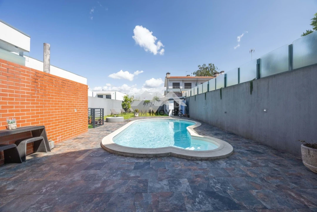 Moradia T3 para Venda em Cidade da Maia Foto 45