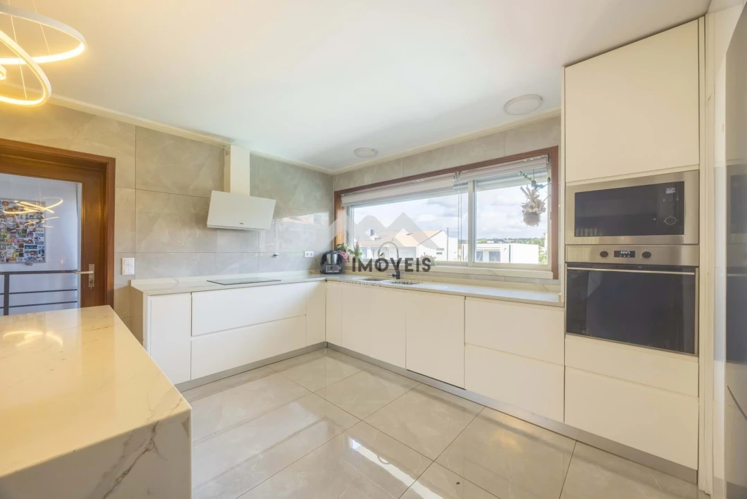 Moradia T3 para Venda em Cidade da Maia Foto 17