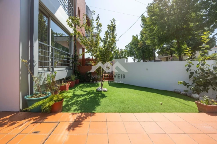 Moradia T3 para Venda em Cidade da Maia Foto 33